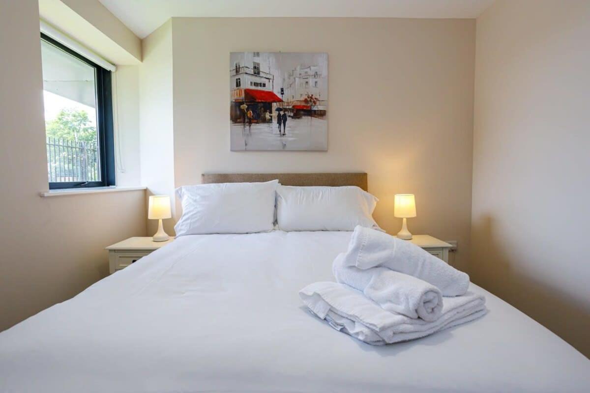 Bright & Spacious 1 Bedroom Manchester Apartment エクステリア 写真