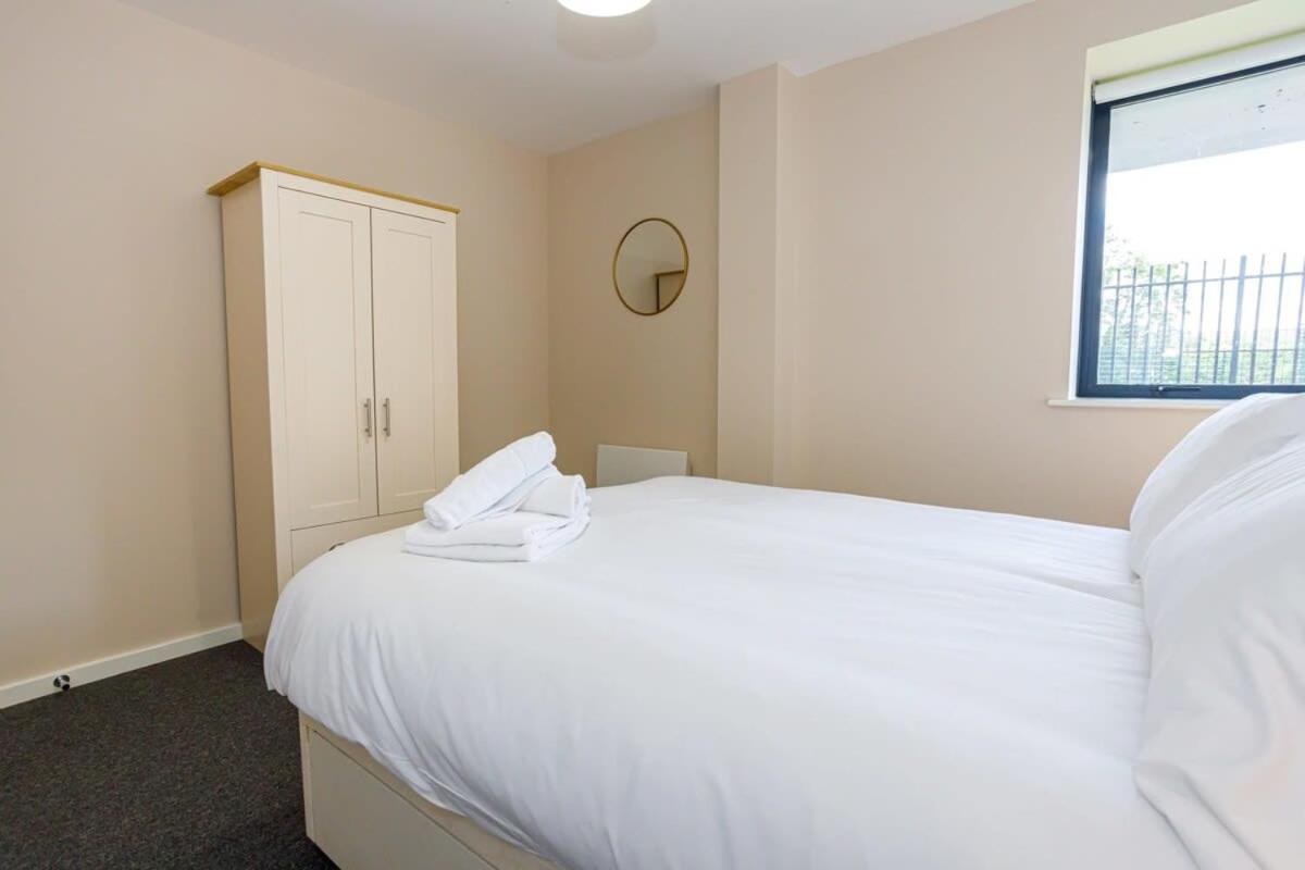 Bright & Spacious 1 Bedroom Manchester Apartment エクステリア 写真
