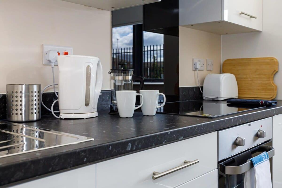 Bright & Spacious 1 Bedroom Manchester Apartment エクステリア 写真