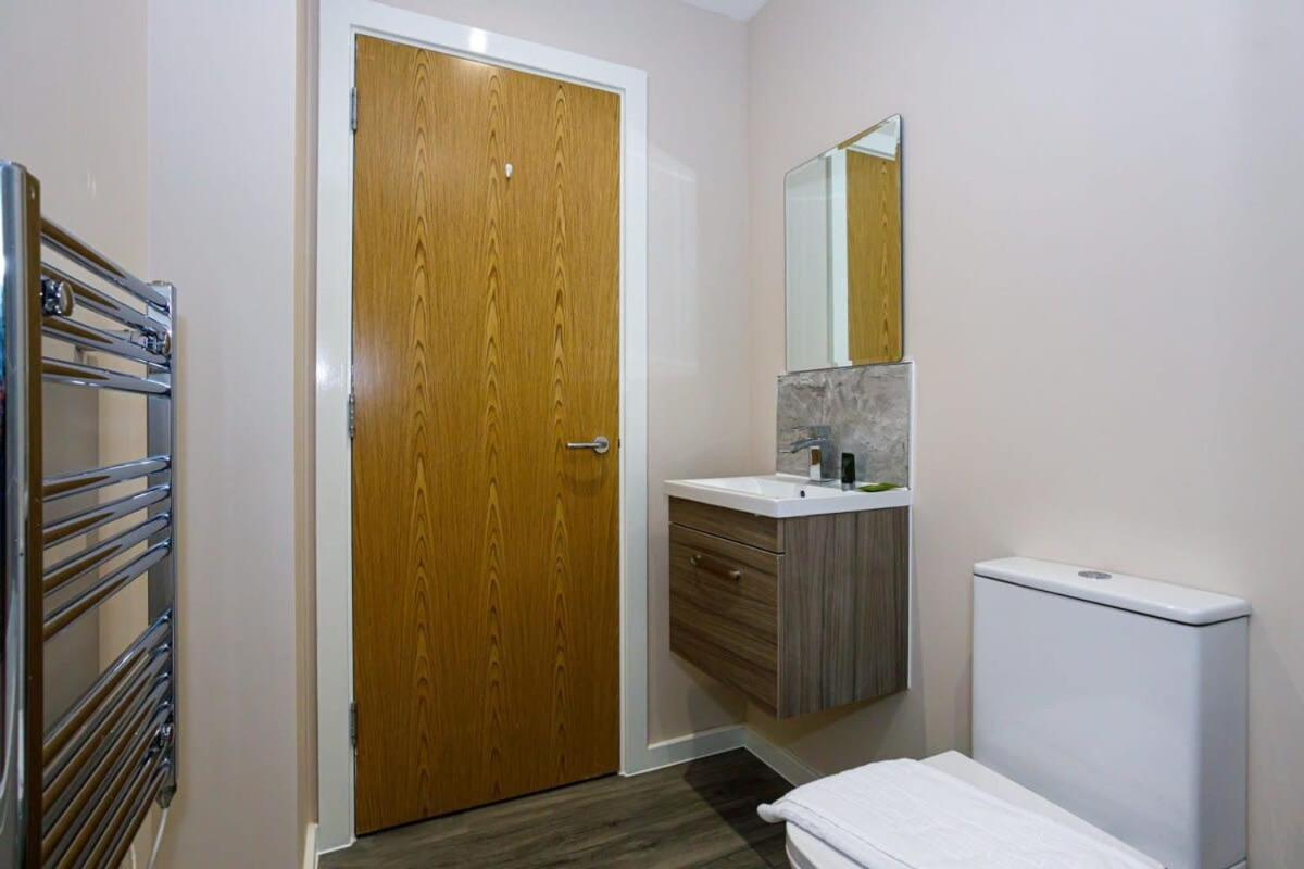 Bright & Spacious 1 Bedroom Manchester Apartment エクステリア 写真